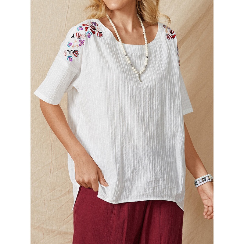 Women Floral Embroidery O-neck Irregular Hem Casual Loose T-shirts