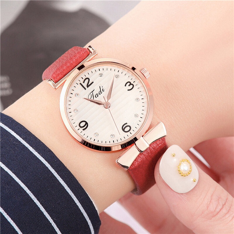 Leisure Sport Women Elegant Watches Leather Band Arabic Numerals Large Three-Hand Dial Quartz Watch