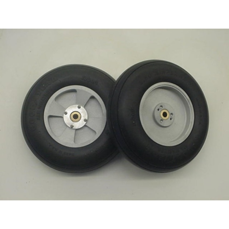 Spitfire Scale Wheel Pair (4-hole hub) from Carf Models 220550